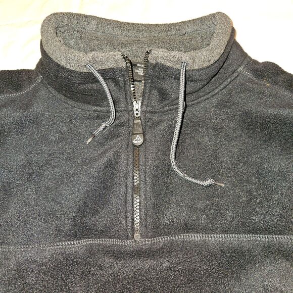 Avalanche Performance Black and Gray Fleece Sweater Pullover Size Large - Picture 6 of 6